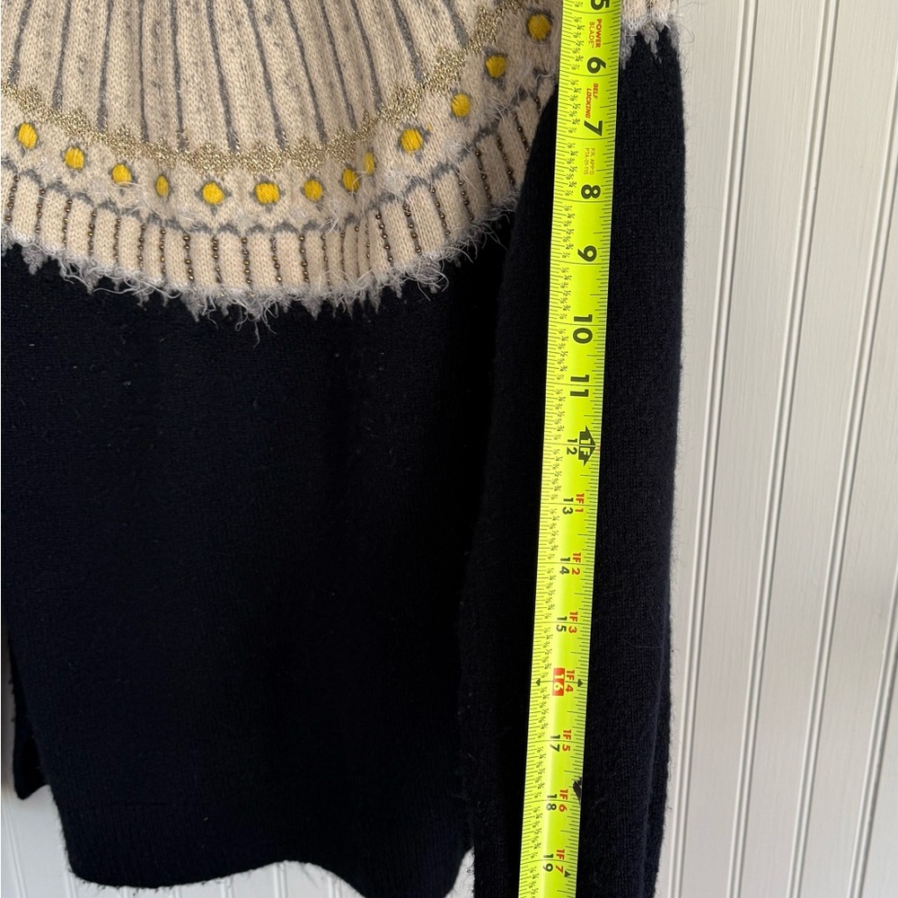 Style & Co. Navy and Cream Sweater Size L with Yellow Accents - Picture 7 of 9